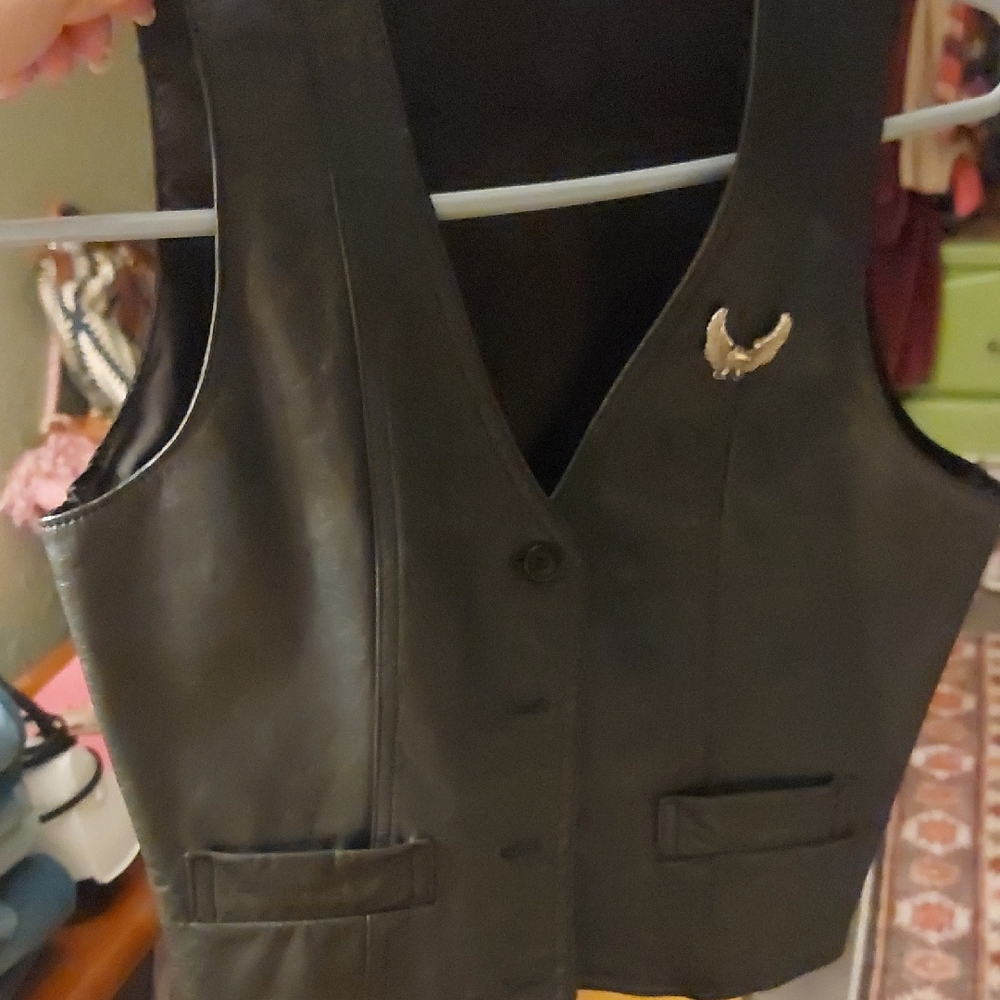 Leather Vest Vintage With Vintage  Eagle Pin  Eagle Pin Is Over 40 Yrs Old ❤️